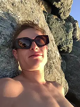 GoldenPussy1329 online show from 11, 10, 2025