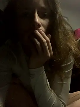 GoldenPussy1329 online show from 12, 5, 2026