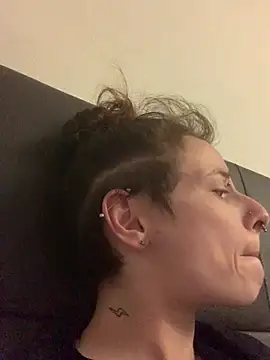 GoldenPussy1329 online show from 31, 3, 2026