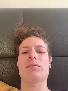 GoldenPussy1329 online show from 5, 4, 2026