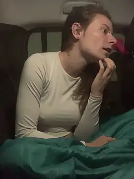 GoldenPussy1329 online show from 15, 5, 2026