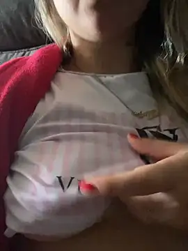 Snapshot of alegata27 chatting on 27, 5, 2026 alegata27 online show from 27, 5, 2026