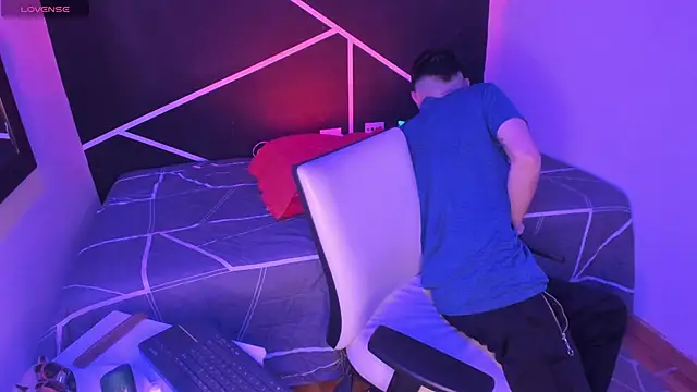 Snapshot of VynnyBlacke_ chatting on 29, 11, 2025 VynnyBlacke online show from 29, 11, 2025