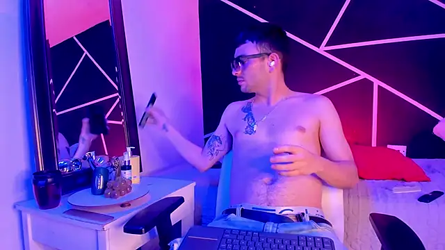 Snapshot of VynnyBlacke_ chatting on 22, 11, 2025 VynnyBlacke online show from 22, 11, 2025