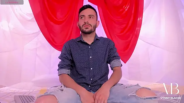 Snapshot of VynnyBlacke_ chatting on 11, 10, 2025 VynnyBlacke online show from 11, 10, 2025