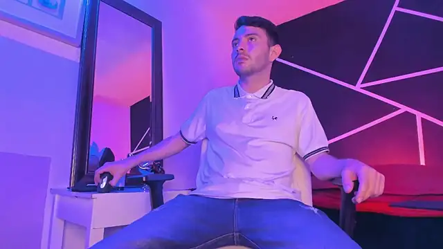 Snapshot of VynnyBlacke_ chatting on 24, 10, 2025 VynnyBlacke online show from 24, 10, 2025