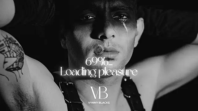 Snapshot of VynnyBlacke_ chatting on 28, 11, 2025 VynnyBlacke online show from 28, 11, 2025