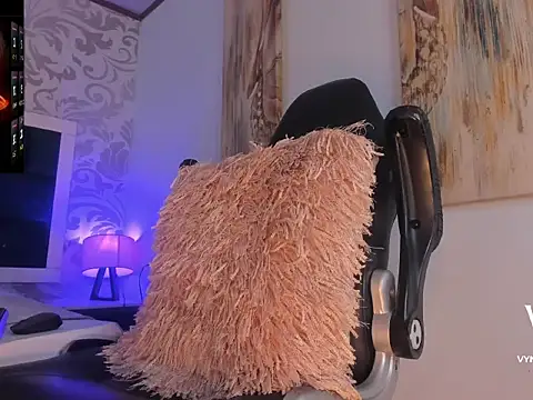 VynnyBlacke  online show from 12, 2, 2026