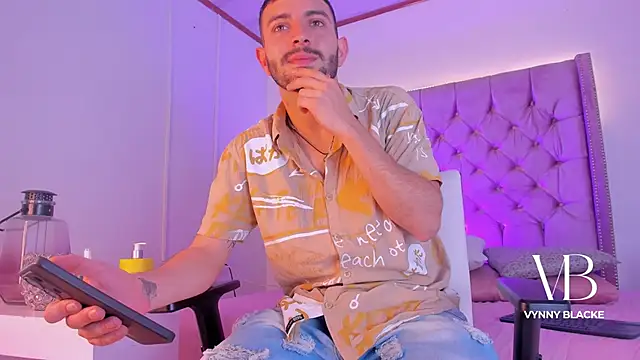 Snapshot of VynnyBlacke_ chatting on 3, 11, 2025 VynnyBlacke online show from 3, 11, 2025