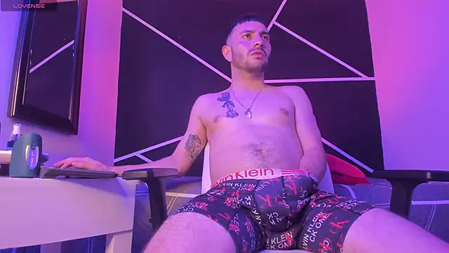 Snapshot of VynnyBlacke_ chatting on 30, 11, 2025 VynnyBlacke online show from 30, 11, 2025