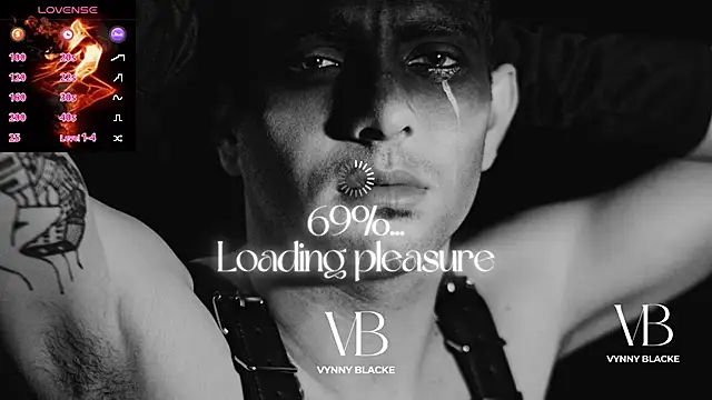 Snapshot of VynnyBlacke_ chatting on 27, 10, 2025 VynnyBlacke online show from 27, 10, 2025