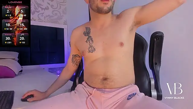 VynnyBlacke  online show from 3, 3, 2026