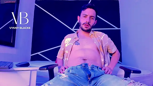 VynnyBlacke  online show from 10, 2, 2026