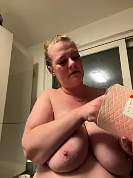 Curvyveri93 online show from 2, 10, 2025