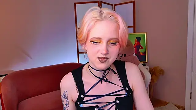 luna son online show from 8, 11, 2025