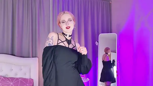 luna son online show from 15, 11, 2025