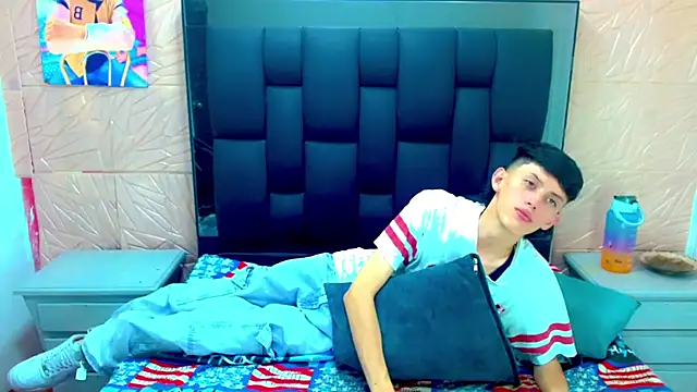 thaigo twink38 online show from 5, 11, 2025