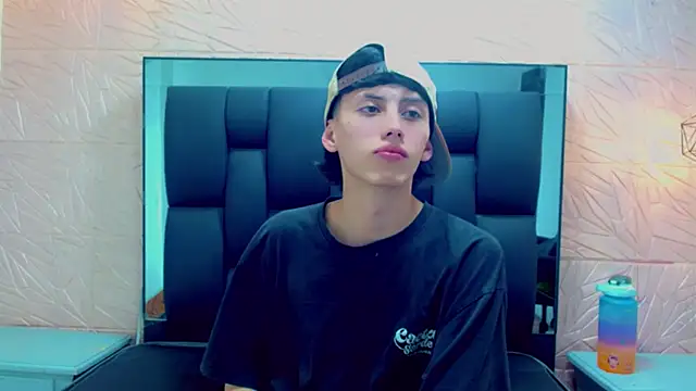 thaigo twink38 online show from 26, 11, 2025