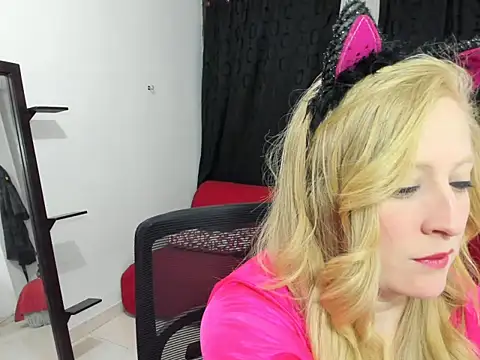 AliceCat 01 online show from 8, 1, 2026