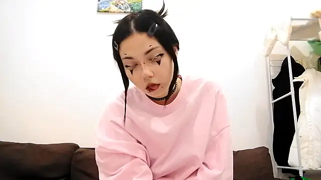 Beeping Creature online show from 9, 10, 2025