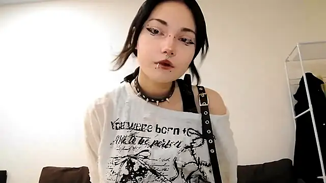 Beeping Creature online show from 6, 10, 2025