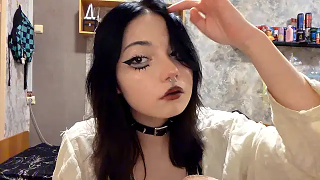 Beeping Creature online show from 6, 11, 2025