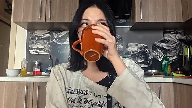 Beeping Creature online show from 5, 2, 2026