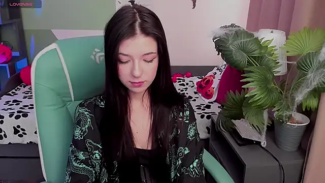 Snapshot of Azaliya_Haze chatting on 23, 10, 2025 Azaliya Haze online show from 23, 10, 2025