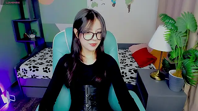 Snapshot of Azaliya_Haze chatting on 19, 11, 2025 Azaliya Haze online show from 19, 11, 2025