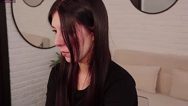 Snapshot of Azaliya_Haze chatting on 1, 10, 2025 Azaliya Haze online show from 1, 10, 2025