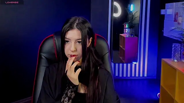 Snapshot of Azaliya_Haze chatting on 12, 10, 2025 Azaliya Haze online show from 12, 10, 2025