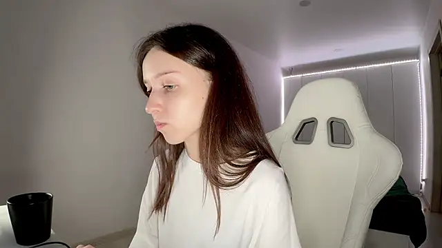 Snapshot of monnymoon chatting on 30, 10, 2025 monnymoon online show from 30, 10, 2025