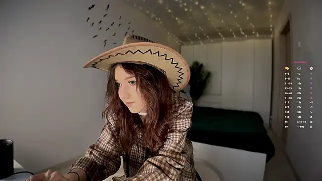 Snapshot of monnymoon chatting on 31, 10, 2025 monnymoon online show from 31, 10, 2025