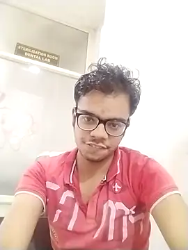 sexybobby13 online show from 14, 2, 2026