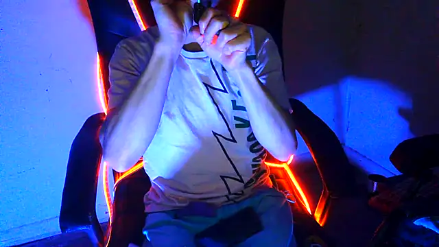 Snapshot of highinhtxx chatting on 16, 2, 2026 highinhtxx online show from 16, 2, 2026