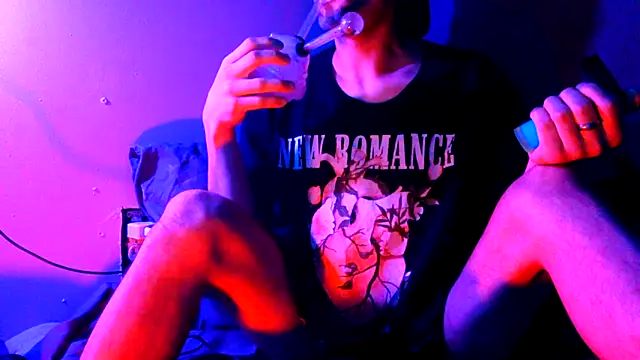 Snapshot of highinhtxx chatting on 25, 10, 2025 highinhtxx online show from 25, 10, 2025