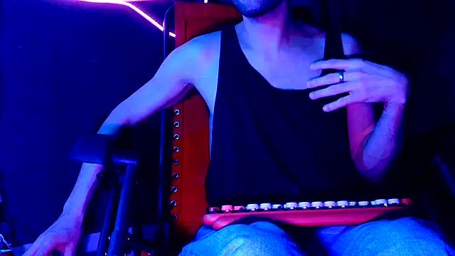 Snapshot of highinhtxx chatting on 8, 1, 2026 highinhtxx online show from 8, 1, 2026