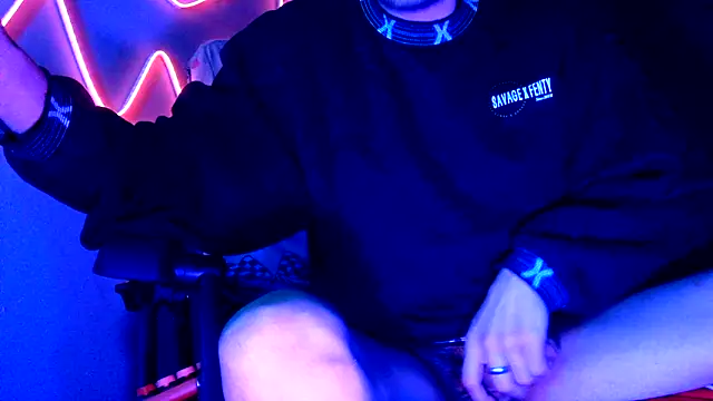 Snapshot of highinhtxx chatting on 19, 12, 2025 highinhtxx online show from 19, 12, 2025