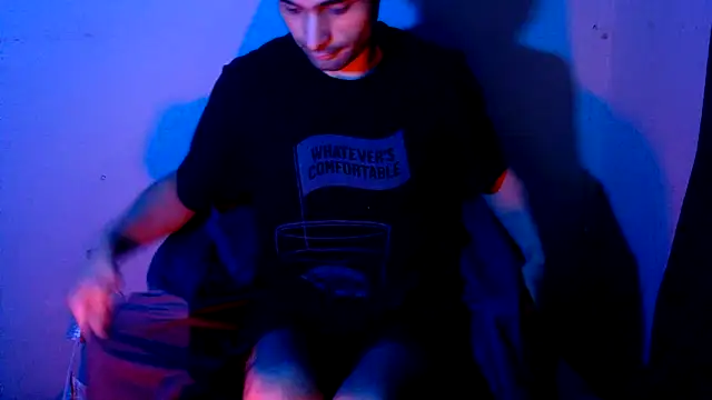 Snapshot of highinhtxx chatting on 10, 11, 2025 highinhtxx online show from 10, 11, 2025