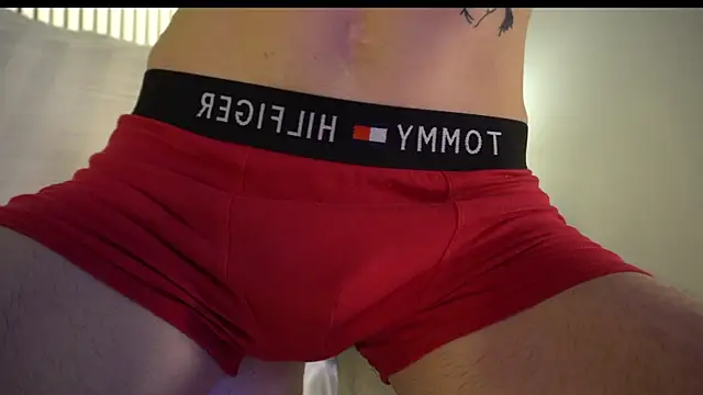 Snapshot of TommieHi chatting on 24, 10, 2025 TommieHi online show from 24, 10, 2025