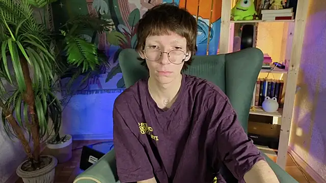 Snapshot of TommieHi chatting on 15, 10, 2025 TommieHi online show from 15, 10, 2025