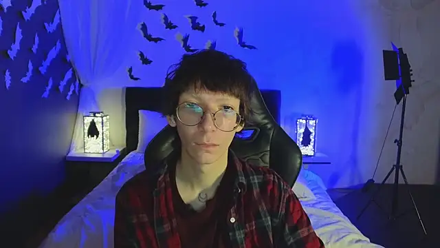 Snapshot of TommieHi chatting on 31, 10, 2025 TommieHi online show from 31, 10, 2025