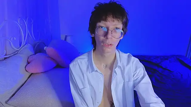 Snapshot of TommieHi chatting on 8, 11, 2025 TommieHi online show from 8, 11, 2025