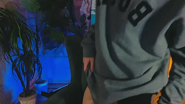 Snapshot of TommieHi chatting on 25, 10, 2025 TommieHi online show from 25, 10, 2025