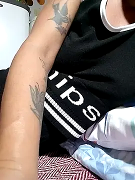 Hotmommax online show from 9, 2, 2026