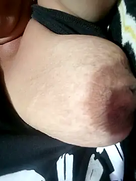 Hotmommax online show from 7, 10, 2025