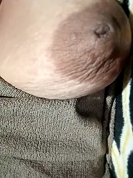 Hotmommax online show from 26, 10, 2025