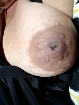 Hotmommax online show from 13, 2, 2026