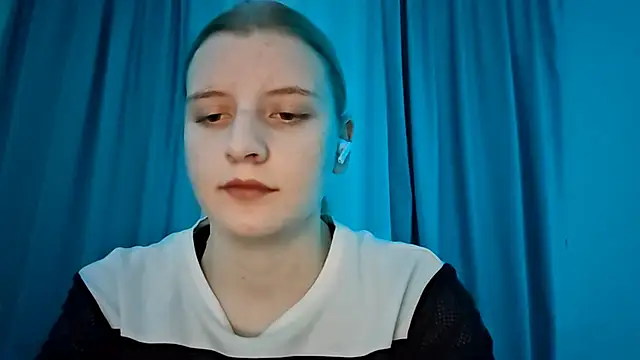 LynteriLain online show from 19, 11, 2025