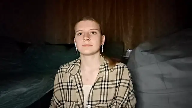 LynteriLain online show from 1, 10, 2025